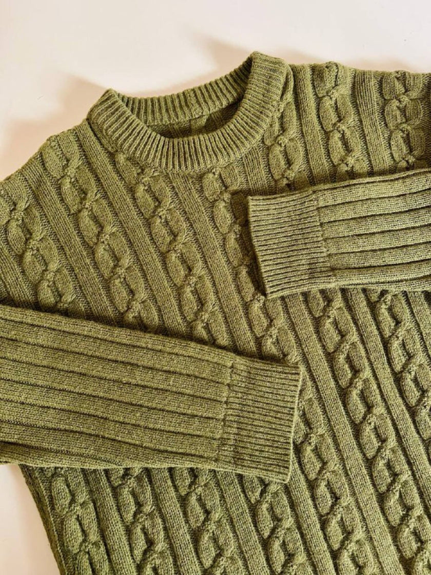 Maglione girocollo lavorato a trecce e a coste larghe verde oliva