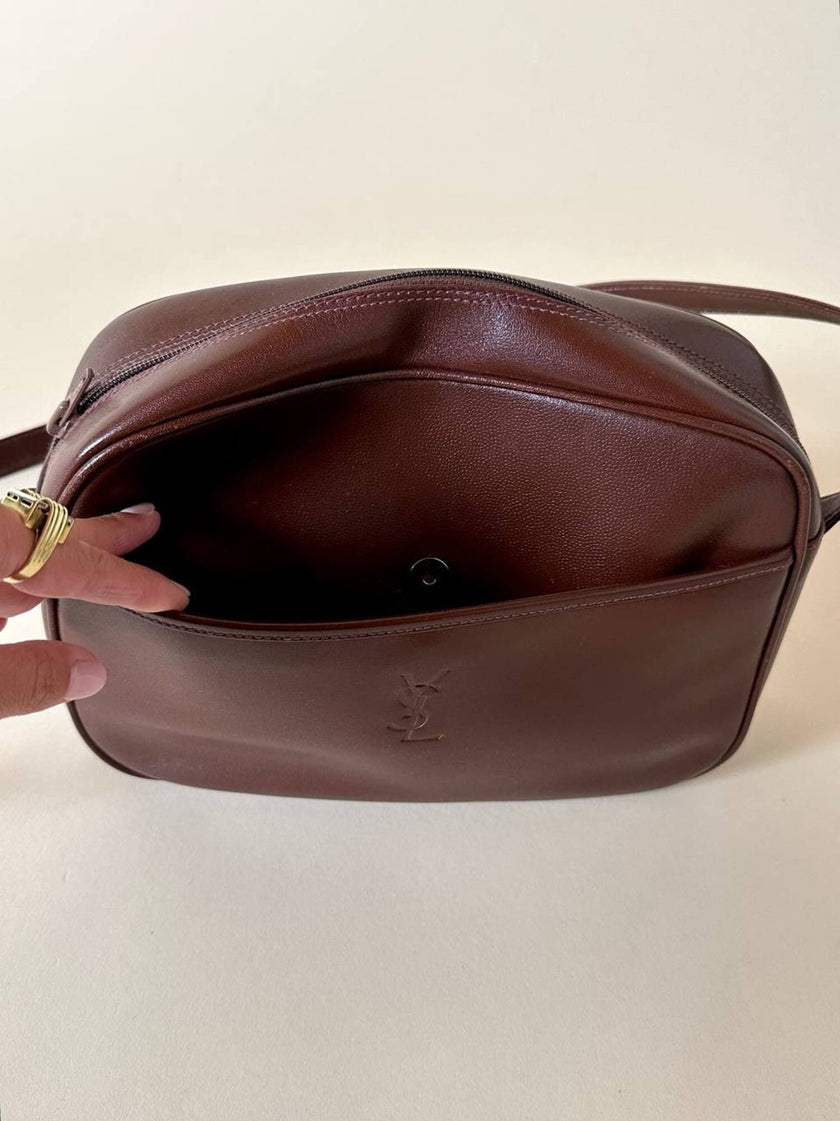Borsa bandoulière Yves Saint Laurent in pelle marrone castagna con logo a caldo