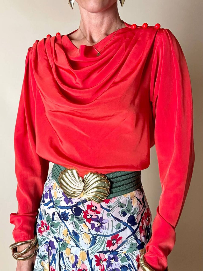 Blusa rossa con scollo drappeggiato “Yves Saint Laurent”