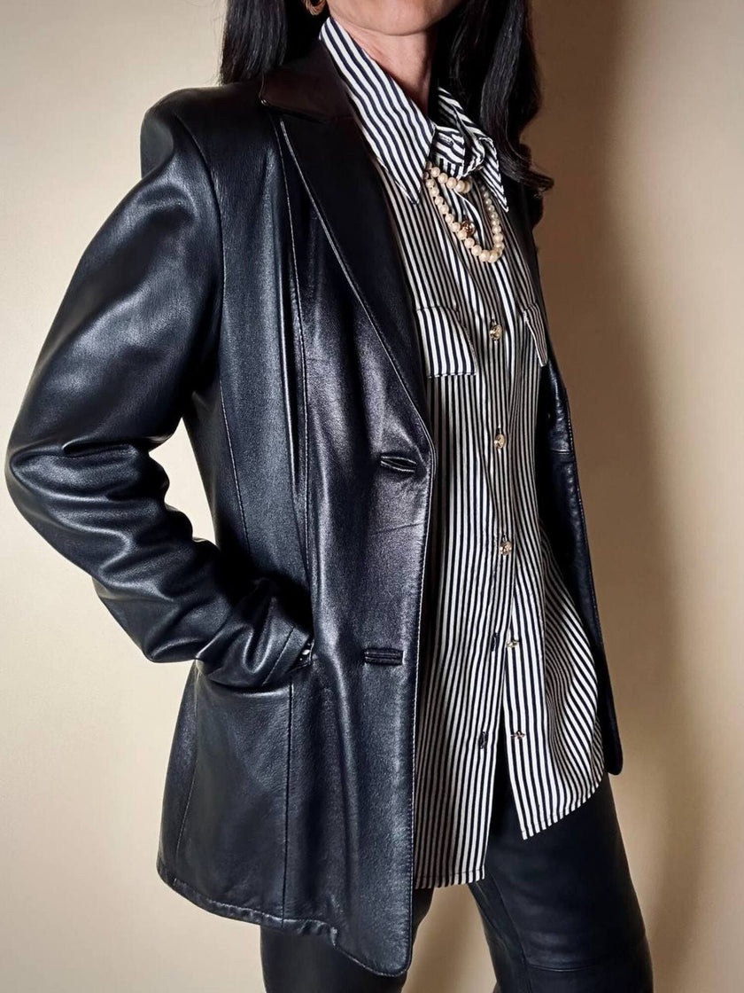 Blazer vintage in pelle nera Blue Deep taglio classico sciancrato