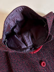 Gonna sartoriale A-Line in lana bouclé grigio antracite e rosso con bottoni in pelle