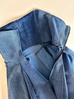 Abito sartoriale a fascia con gonna a ruota in denim effetto slavato