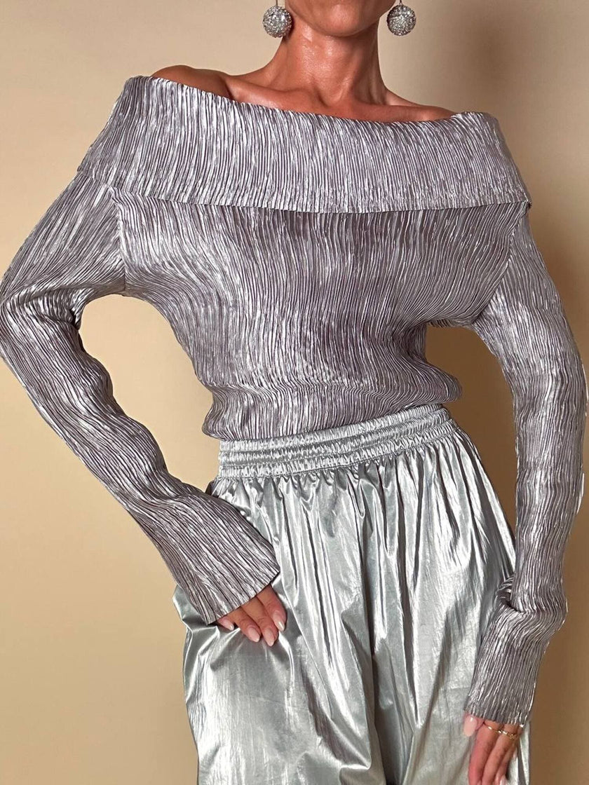 Maglia con spalle scoperte in tessuto micro plissè grigio argento