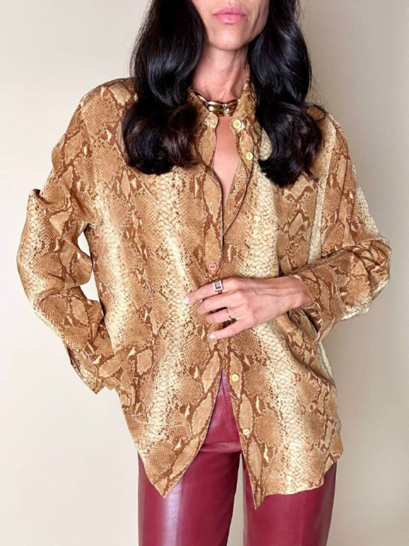 Camicia Laurèl in seta fantasia pitone nei toni del crema e marrone chiaro