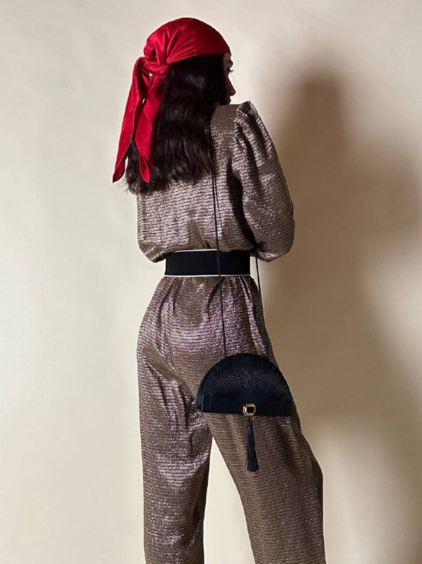 Pochette a ventaglio in raso micro plissé con nappa couture e tracolla “Guy Laroche”