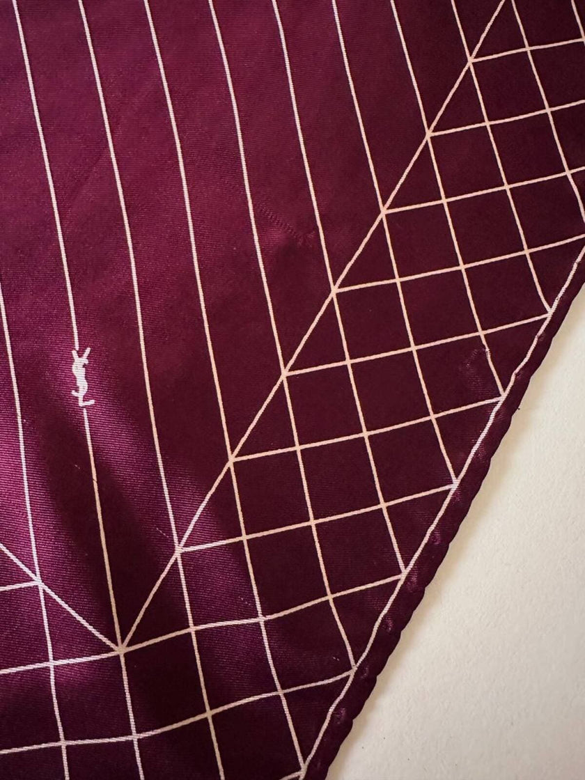 Mini foulard vintage Yves Saint Laurent bordeaux con loghi avorio