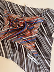 Foulard in seta Philippe De Villière con fantasia grafica multicolore