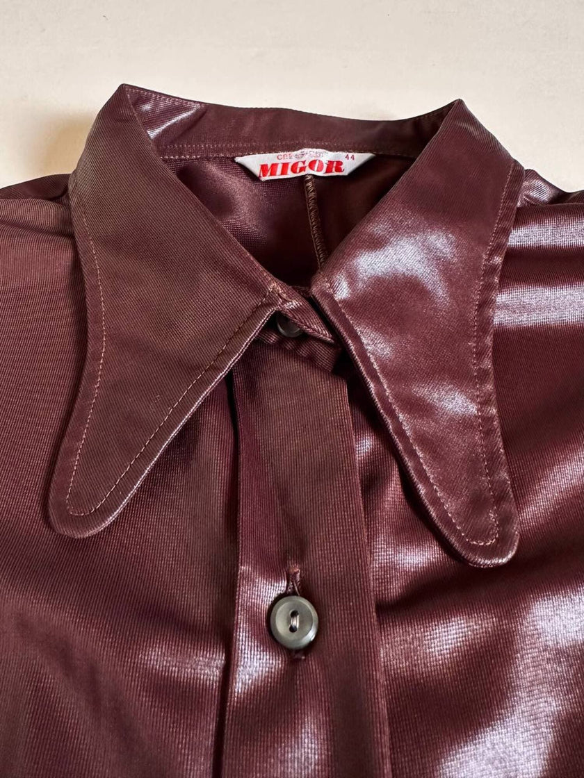 Camicia marrone in tessuto spalmato con dettaglio goffrato nelle maniche “Migor”