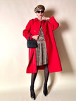 Cappotto rosso oversize con bottoni quadrati