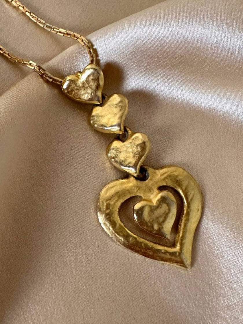 Collana dorata con ciondolo pendente a cuoricini “Yves Saint Laurent”