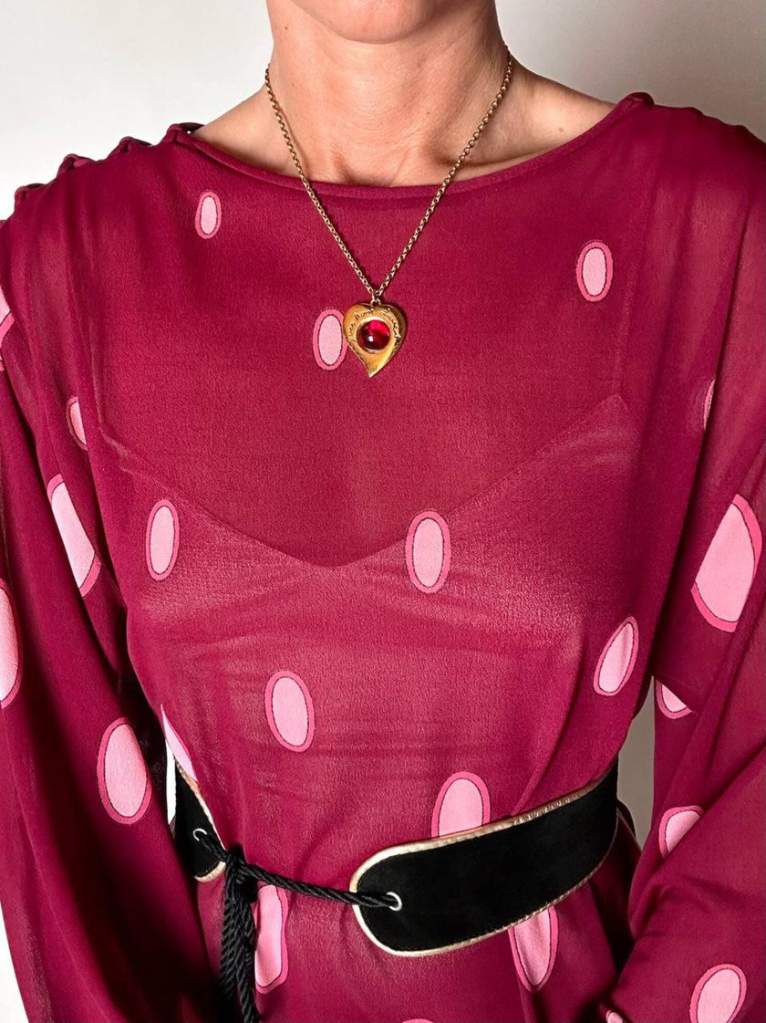 Collier vintage Yves Saint Laurent con ciondolo a forma di cuore firmato e cabochon rosso