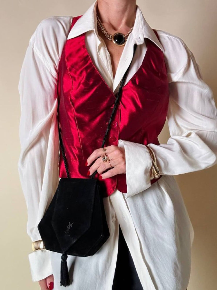 Gilet rosso in shantung di seta con incrocio sulla schiena