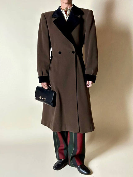 Cappotto doppiopetto in lana verde-marrone con martingala e riporti in velluto nero Alex & Tris