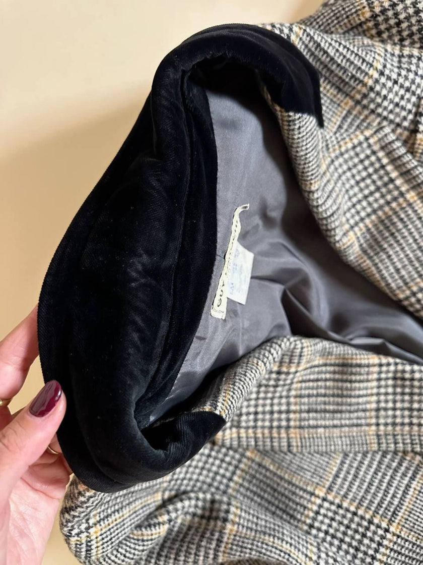 Blazer Guy Laroche in lana Principe di Galles con colletto in velluto nero