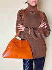 Borsa in pelle arancione zucca con doppi manici e hardware oro