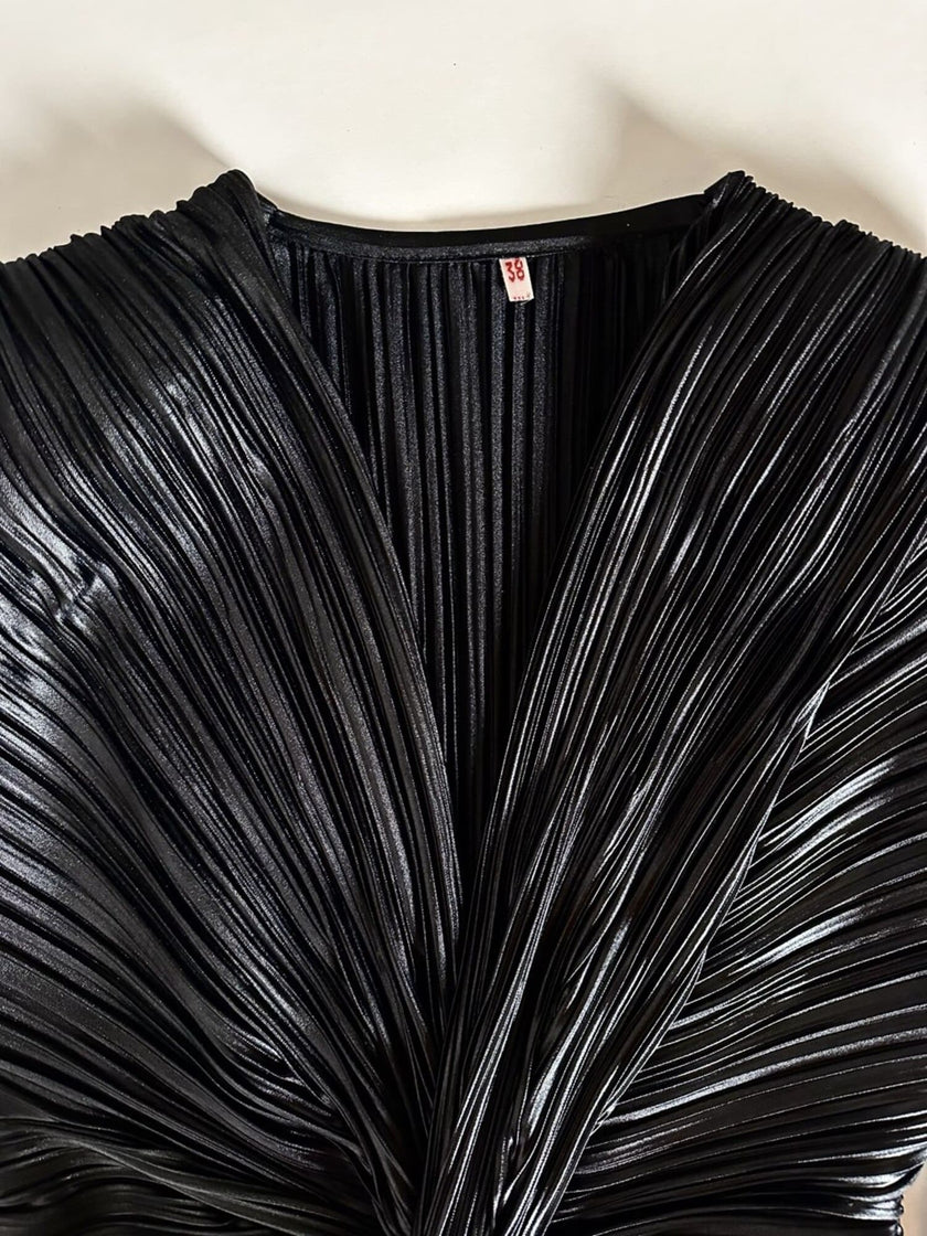 Abito vintage in tessuto plissé nero semi lucido