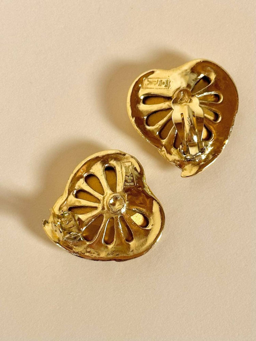 Clip oro con maxi cristalli a forma di cuore “Yves Saint Laurent”