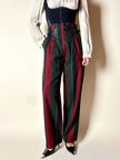 Pantalone a vita alta in lana jacquard a righe verticali con cinturini in pelle nera