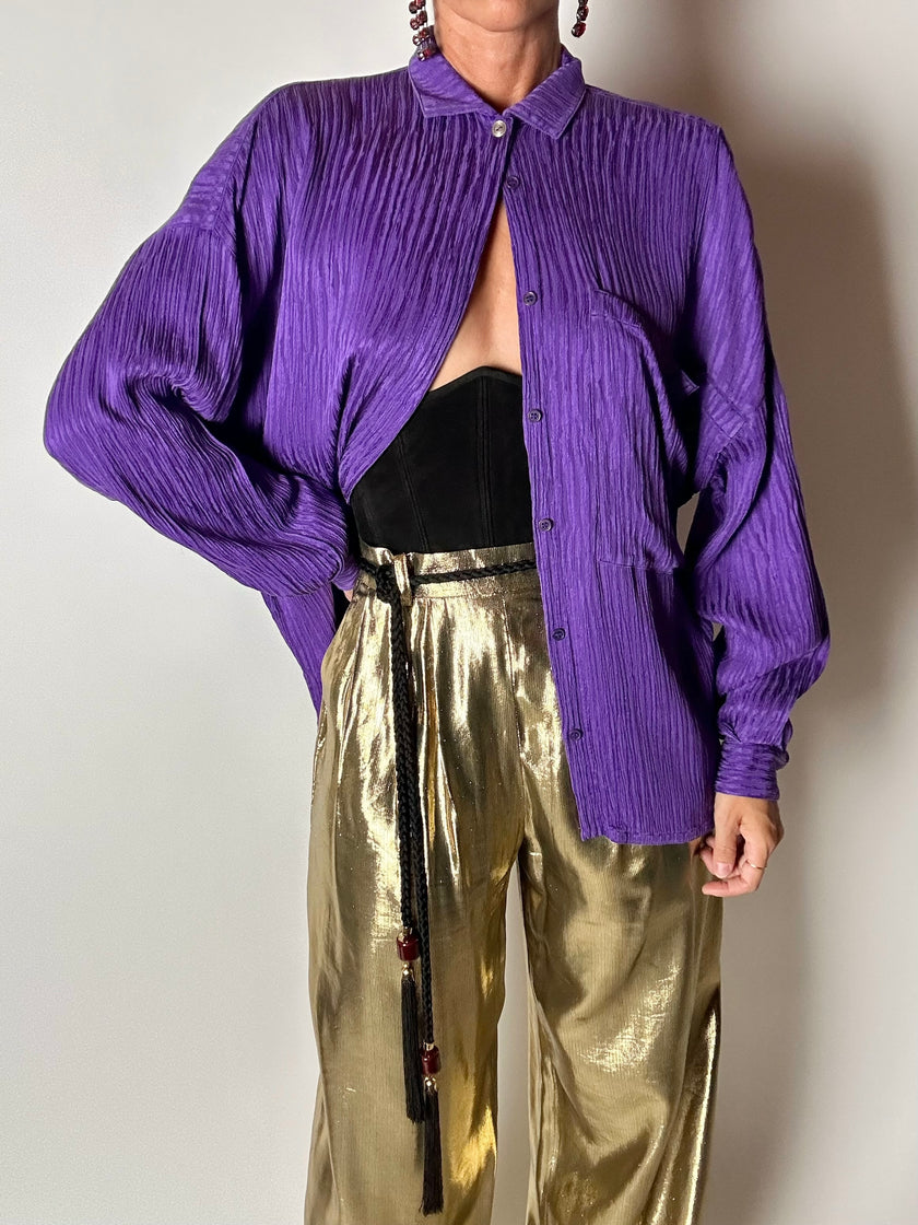 Camicia vintage Gianni Versace in seta goffrata viola con maxi tasca