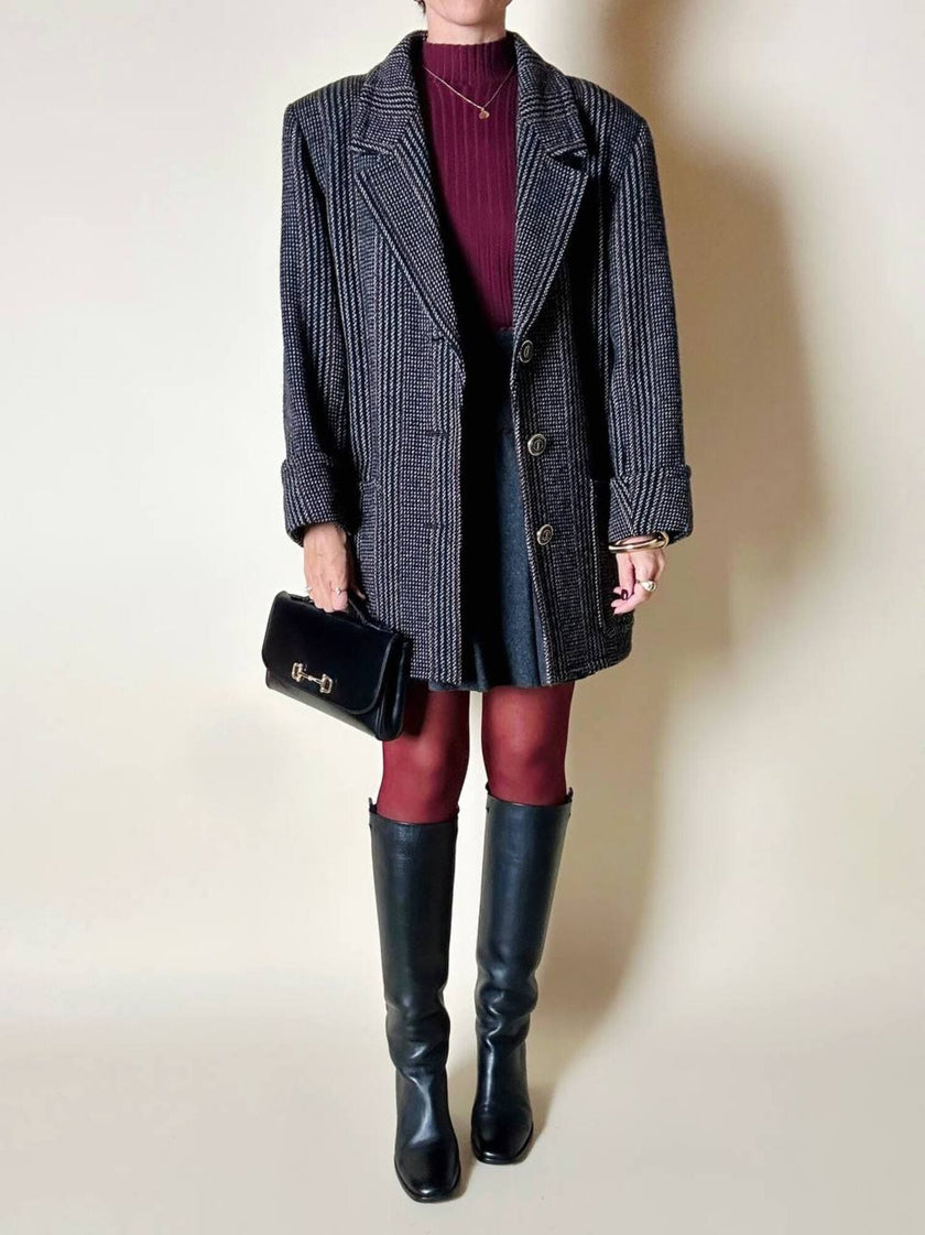 Manteau-blazer Yves Saint Laurent en tweed avec boutons bijoux logotés