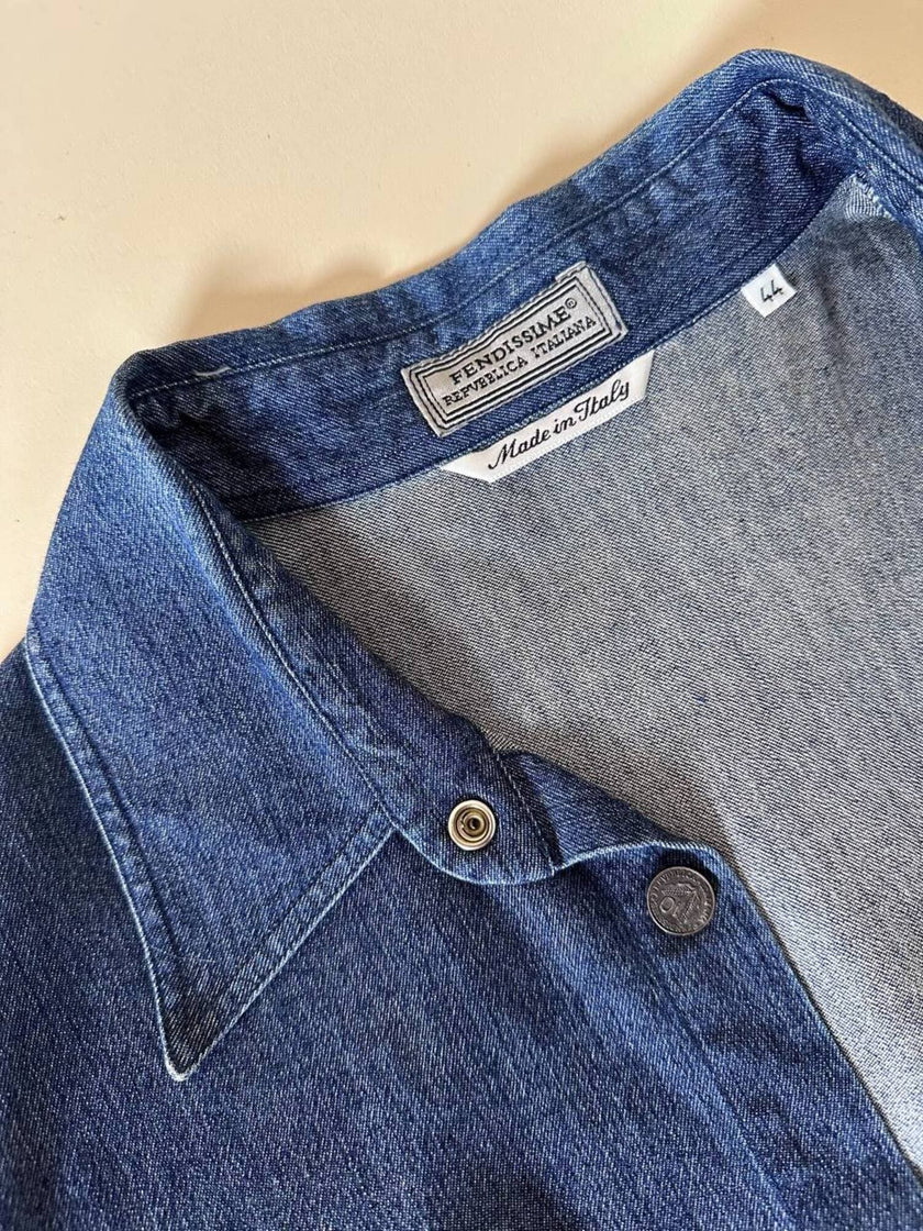 Camicia Fendissime in denim blu con bottoni  moneta da 10 lire