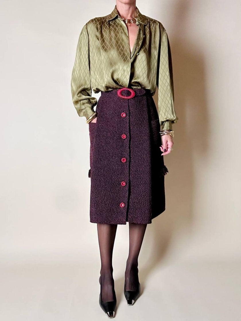 Gonna sartoriale A-Line in lana bouclé grigio antracite e rosso con bottoni in pelle