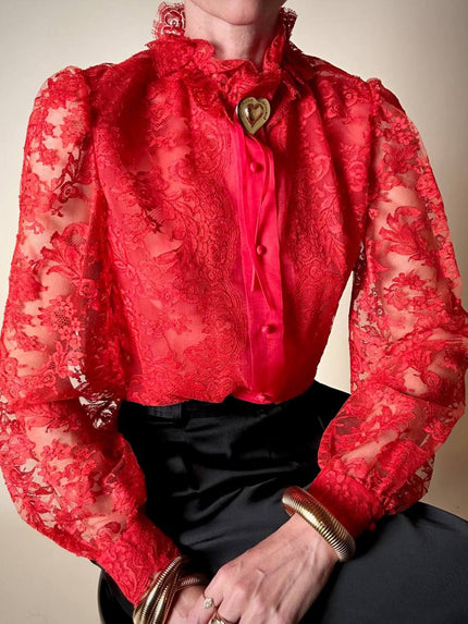 Camicia sartoriale in pizzo chantilly e organza di seta rossa