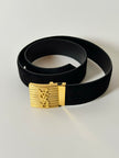 Cintura vintage Yves Saint Laurent in camoscio nero con maxi fibbia oro logata YSL