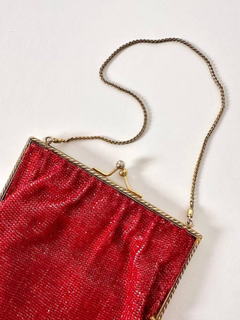 Borsetta vintage di perline rosse con frangia sul fondo