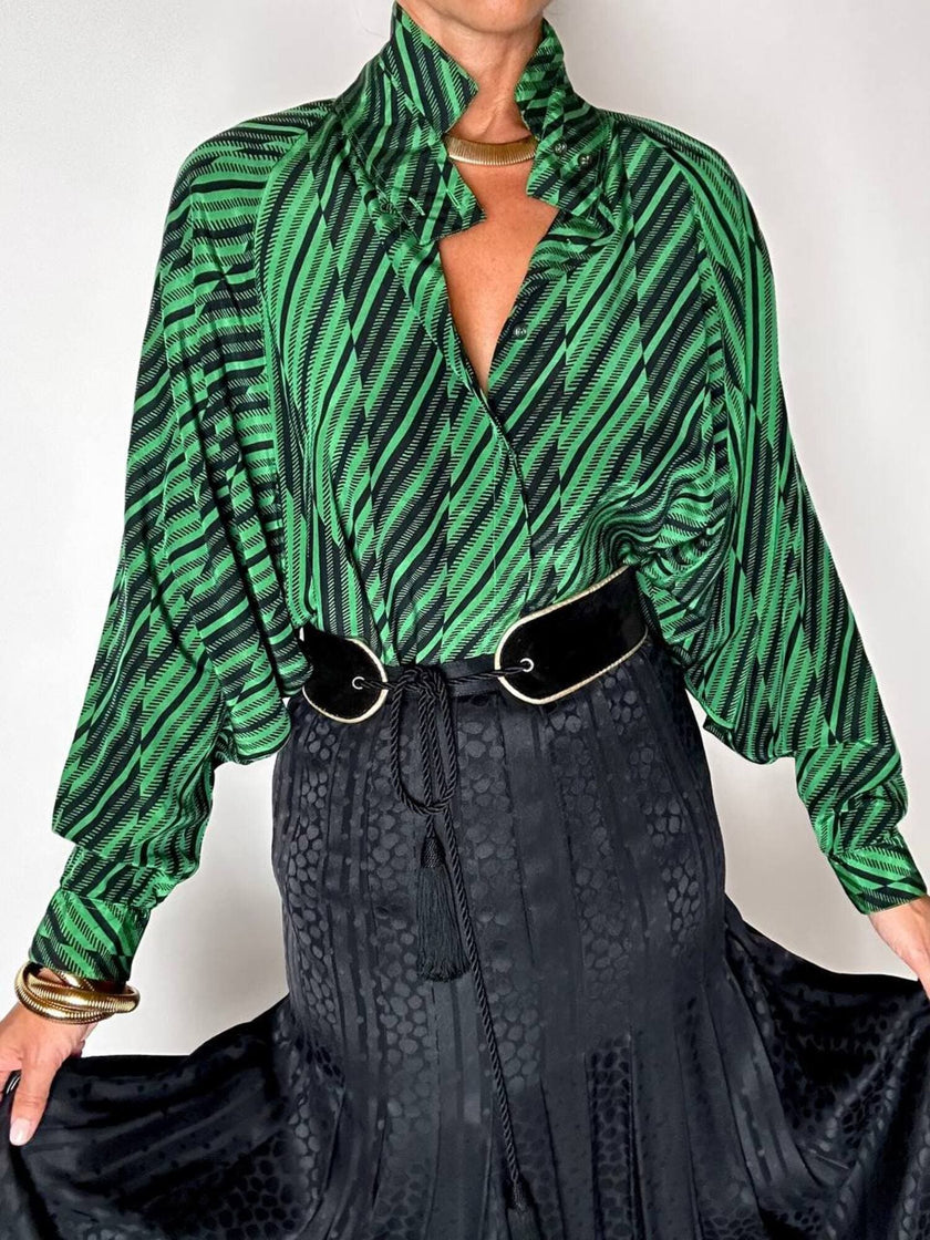 Camicia vintage in fresco di lana e seta verde smeraldo con fantasia grafica astratta