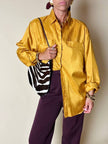 Camicia oversize in raso stropicciato color zafferano