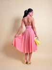 Top rosa con scollo all'americana