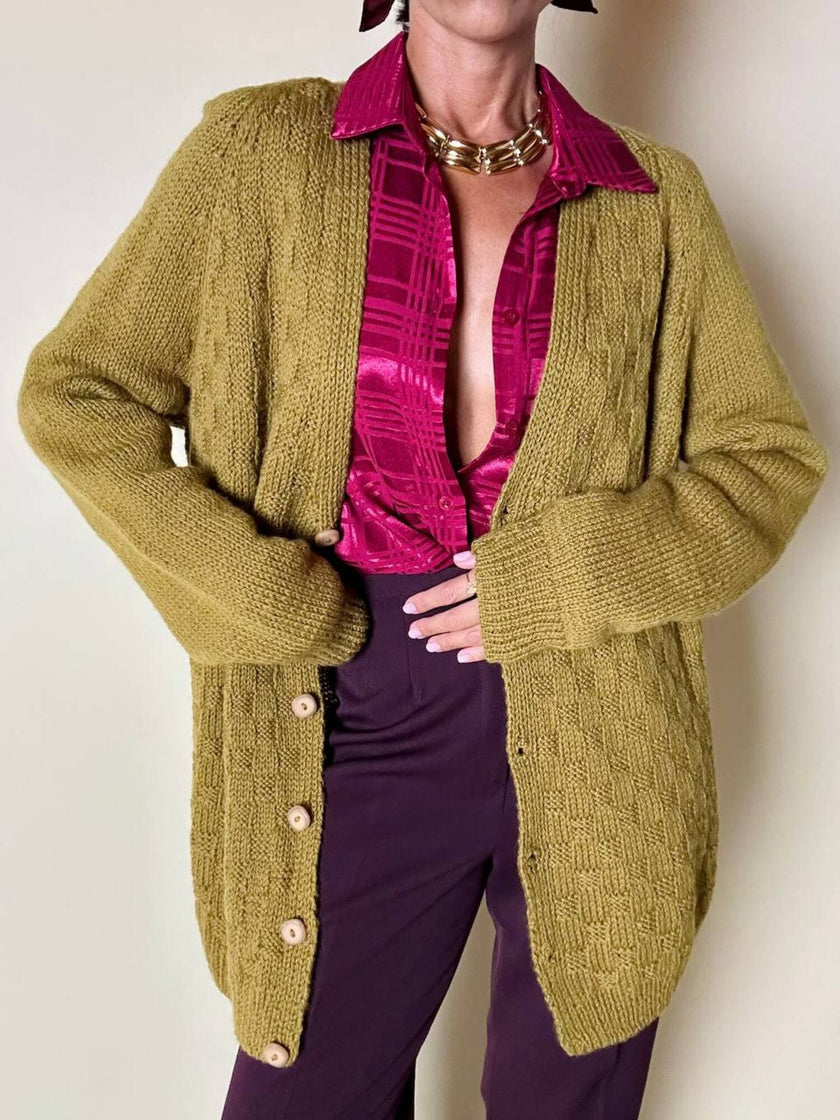 Camicia in raso jacquard a fantasia geometrica color amarena