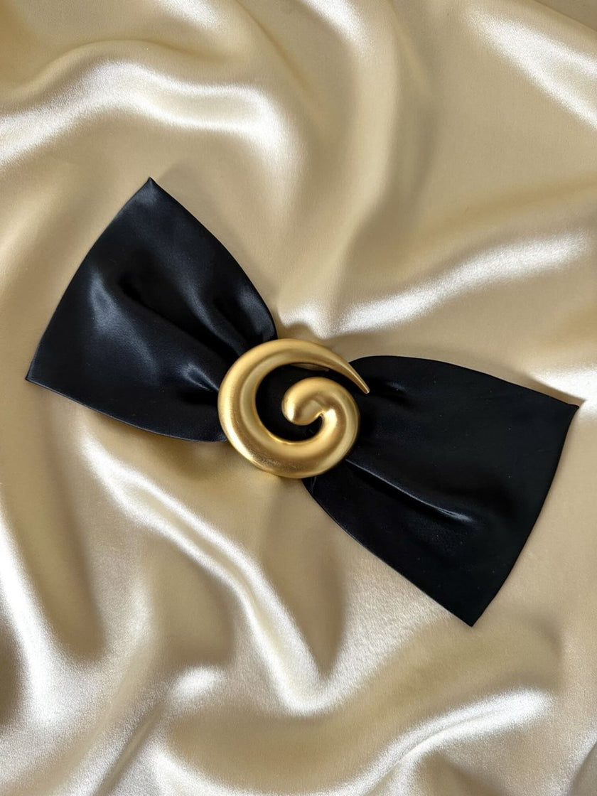 Spilla vintage modernista Monet spazzolato con maxi fiocco nero in raso di seta