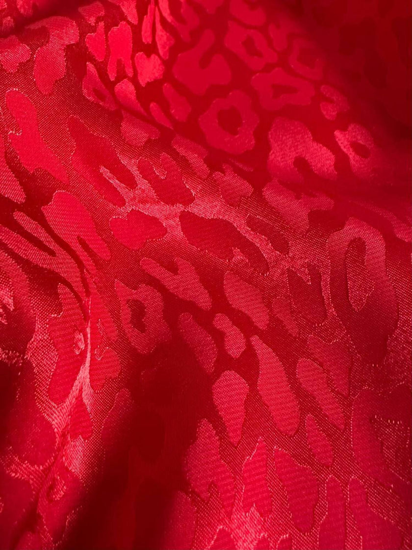Camicia vintage Yves Saint Laurent in raso jaquard rosso con bottoni neri
