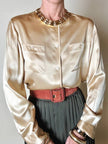 Camicia in raso di seta color champagne con bottoni i madreperla Carinissima