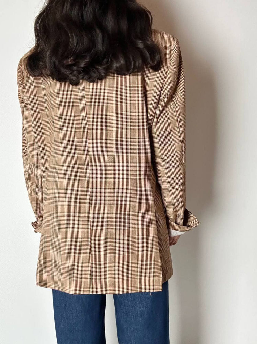 Blazer vintage oversize in fresco di lana principe di Galles beige e marrone con pochette in seta Vincam