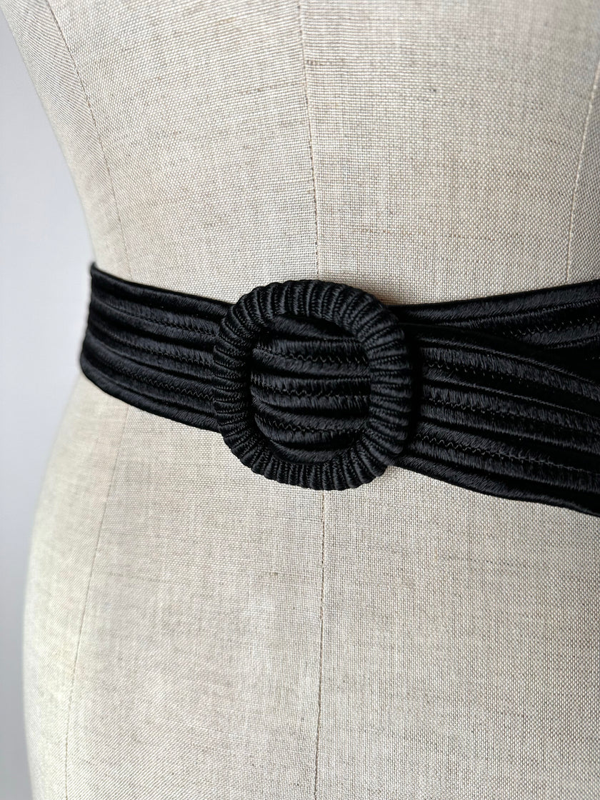 Cintura vintage in passamaneria sautache nera con nappa couture