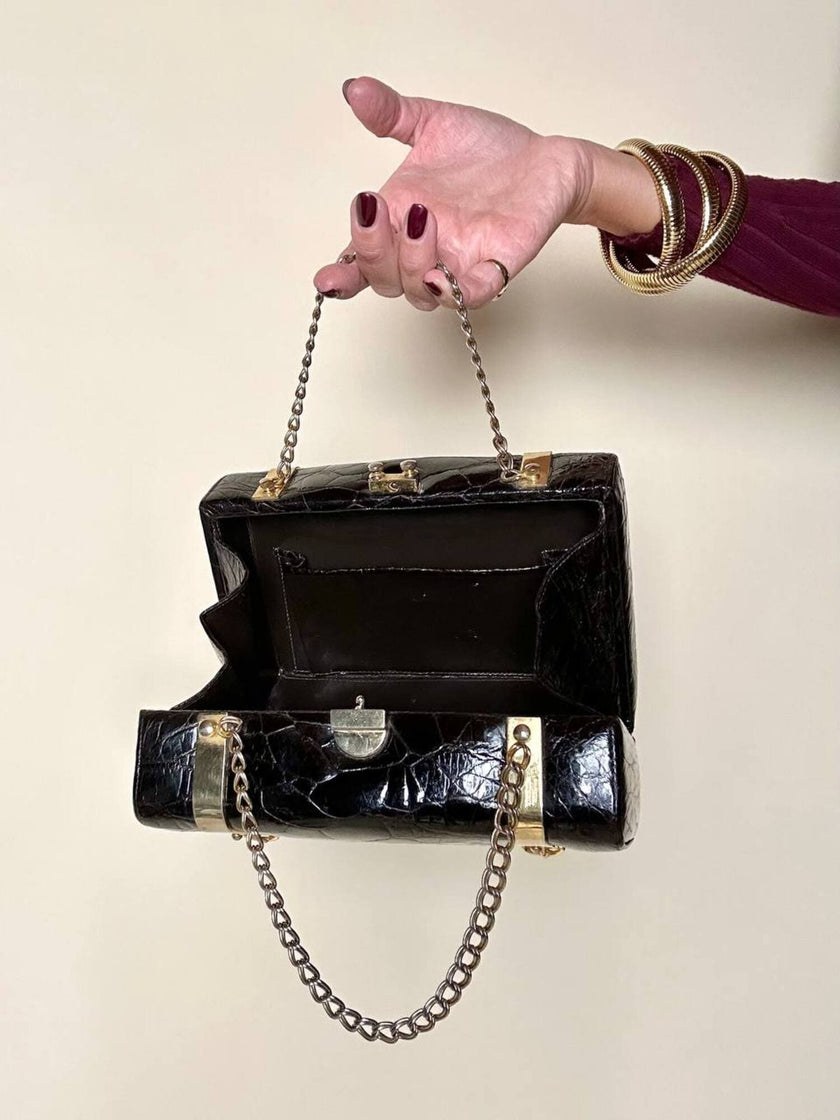 Borsa a bauletto in pelle stampa coccodrillo color testa di moro con manici a catena