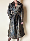 Trench leopardato MikLanD con cintura in coordinato e riporti in pelle nera