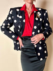 Camicia sartoriale in tessuto jacquard rosso con damaschi floreali