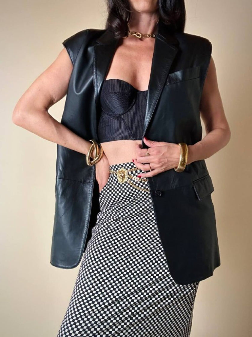 Gilet long en cuir noir « Doortwentyfive »