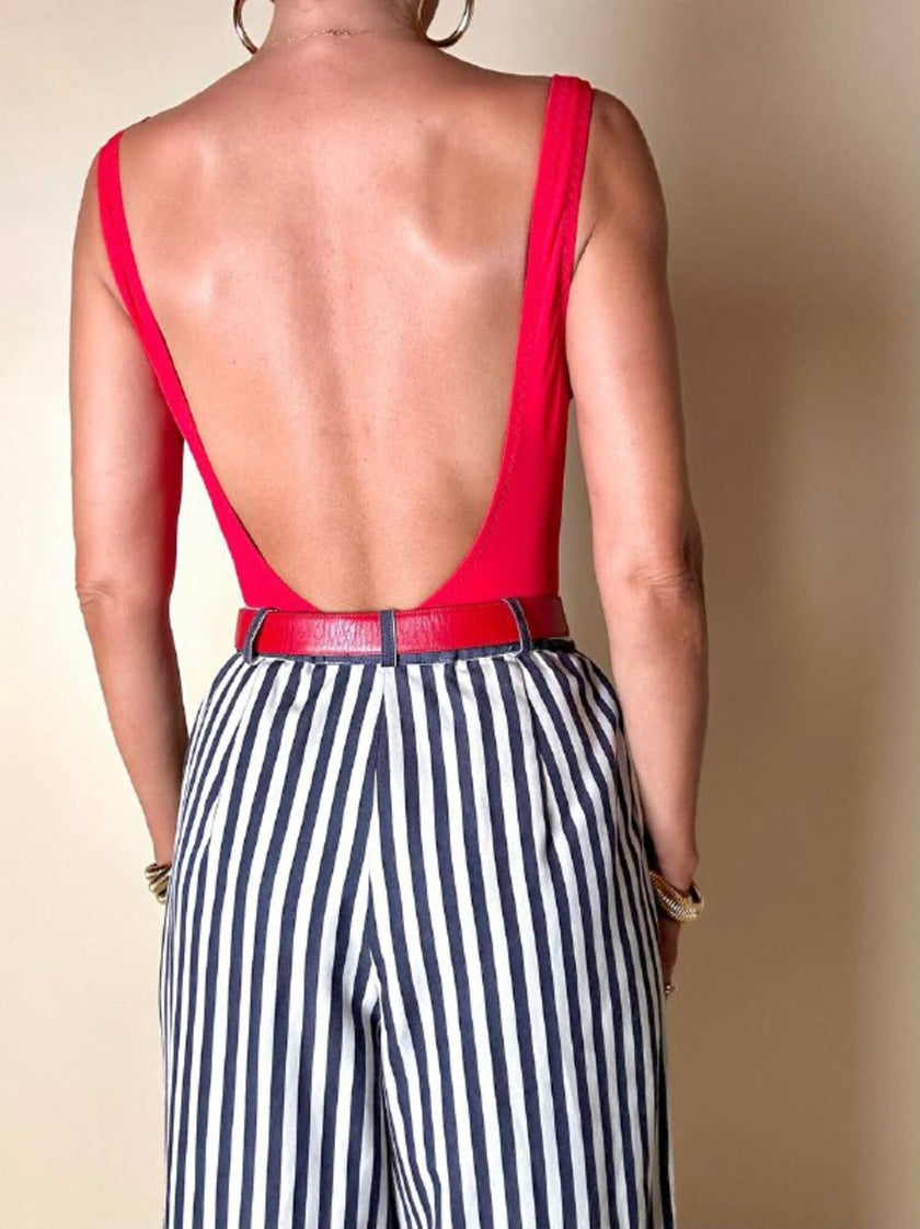 Costume intero Yves Saint Laurent roso brillante con maxi logo ricamato