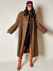 Cappotto lungo oversize in lana e cachemire cammello scuro con cintura in coordinato