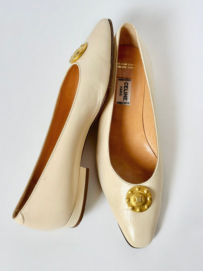 Ballerine vintage Celine Paris in pelle avorio con medaglioni dorati logati