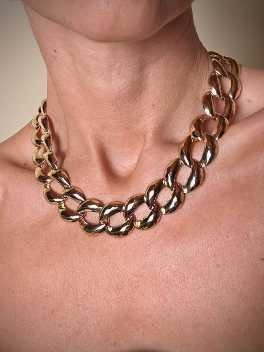Collier a catena dorato con maglie sfaccettate