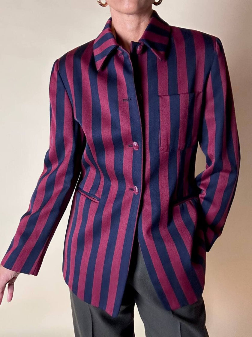 Blazer a righe verticali bordeaux e blu notte con bottoni in metallo laccato Daniel Hechter