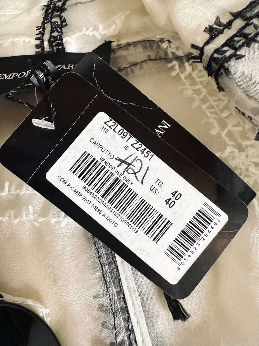 Trench lungo in organza di seta bianca operata con maxi bottoni neri “Emporio Armani”