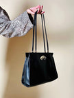 Borsa in pelle nera con lavorazione canneté “Karl Lagerfeld”
