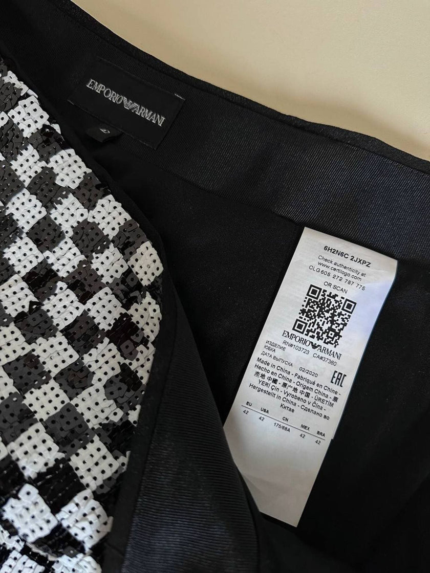 Gonna Emporio Armani in paillettes bianche e nere con motivo a scacchi